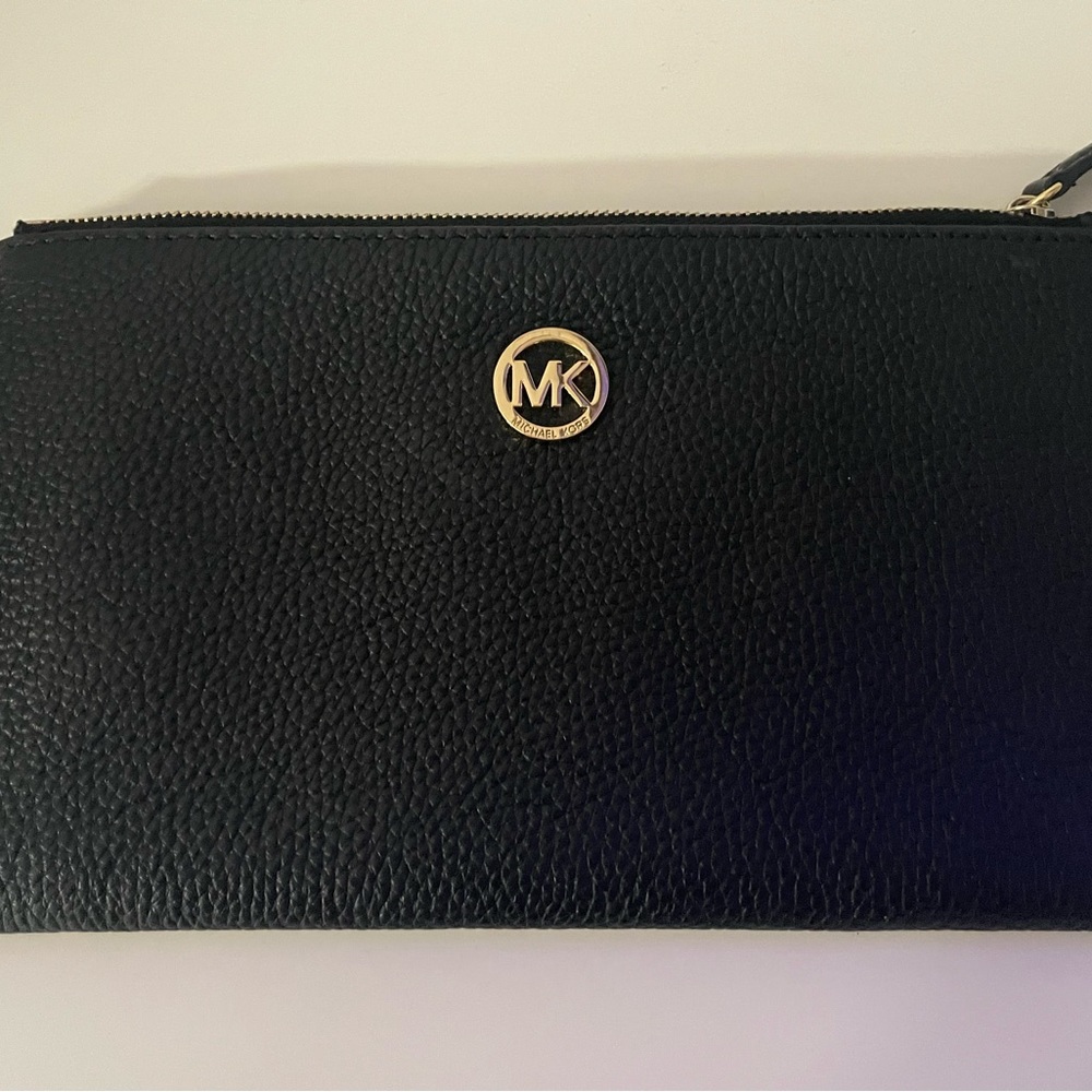 Pre-owned Michael Kors Jet Set Black Leather Designer Zip Clutch
Wristlet Bag